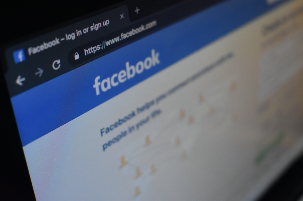 Eine Behörde in Großbritannien ermahnt Big Player wie facebook und eBay bezüglich gefälschter Bewertungen